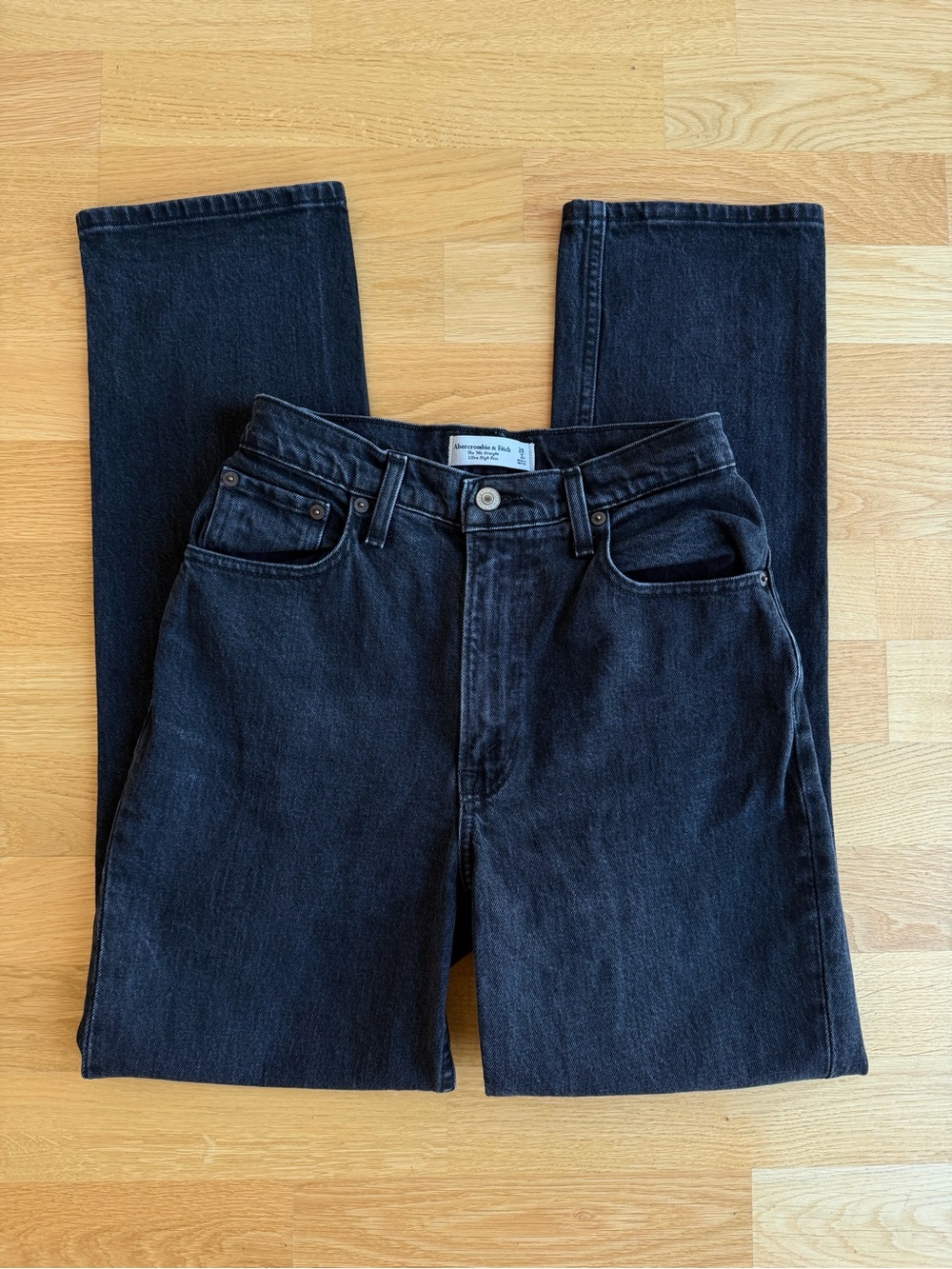 Abercrombie & Fitch 90s Straight Ultra High Rise Jeans Size 26/2 Regular